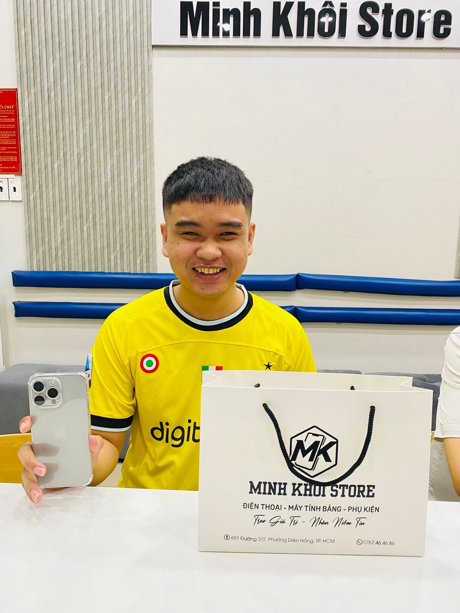 hình ảnh khách hàng minh khôi store